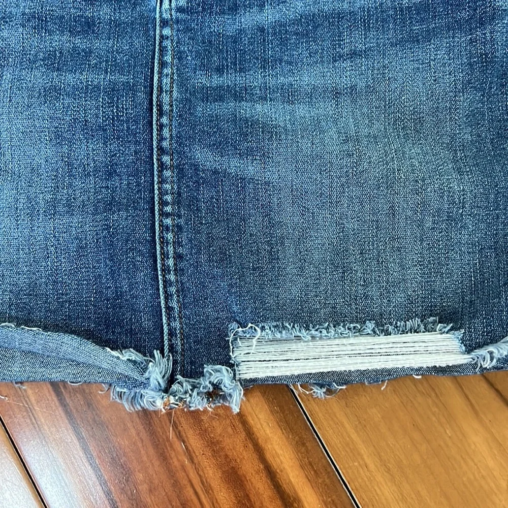 American Eagle super stretch distressed mini jean skirt - Picture 3 of 7